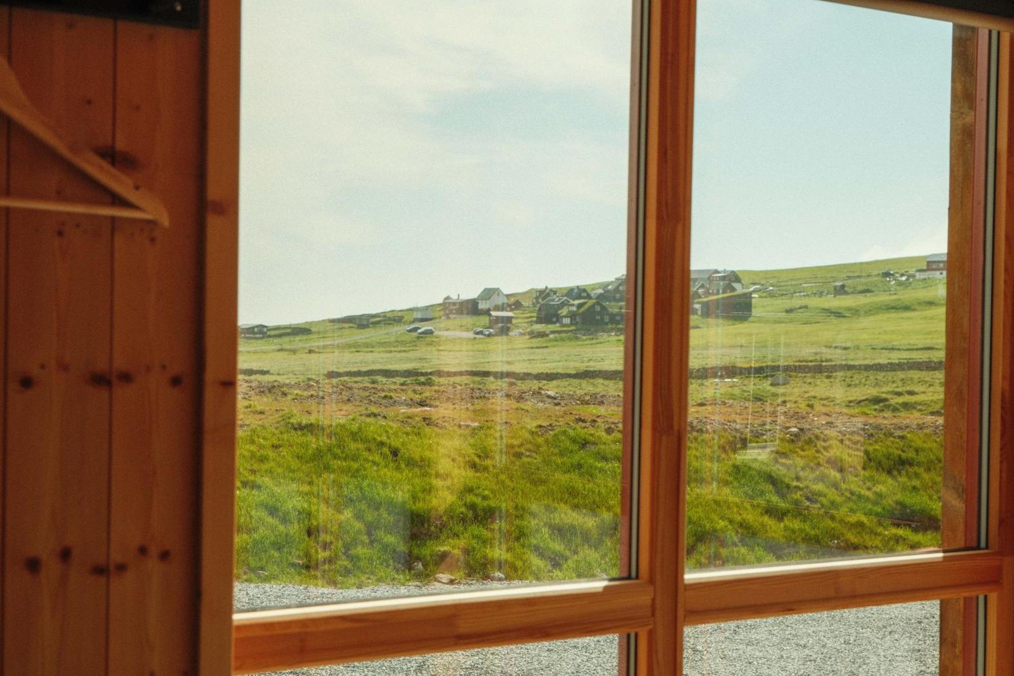 Mulafossur Cottages By Famous Waterfall In Gasadalur Exterior photo