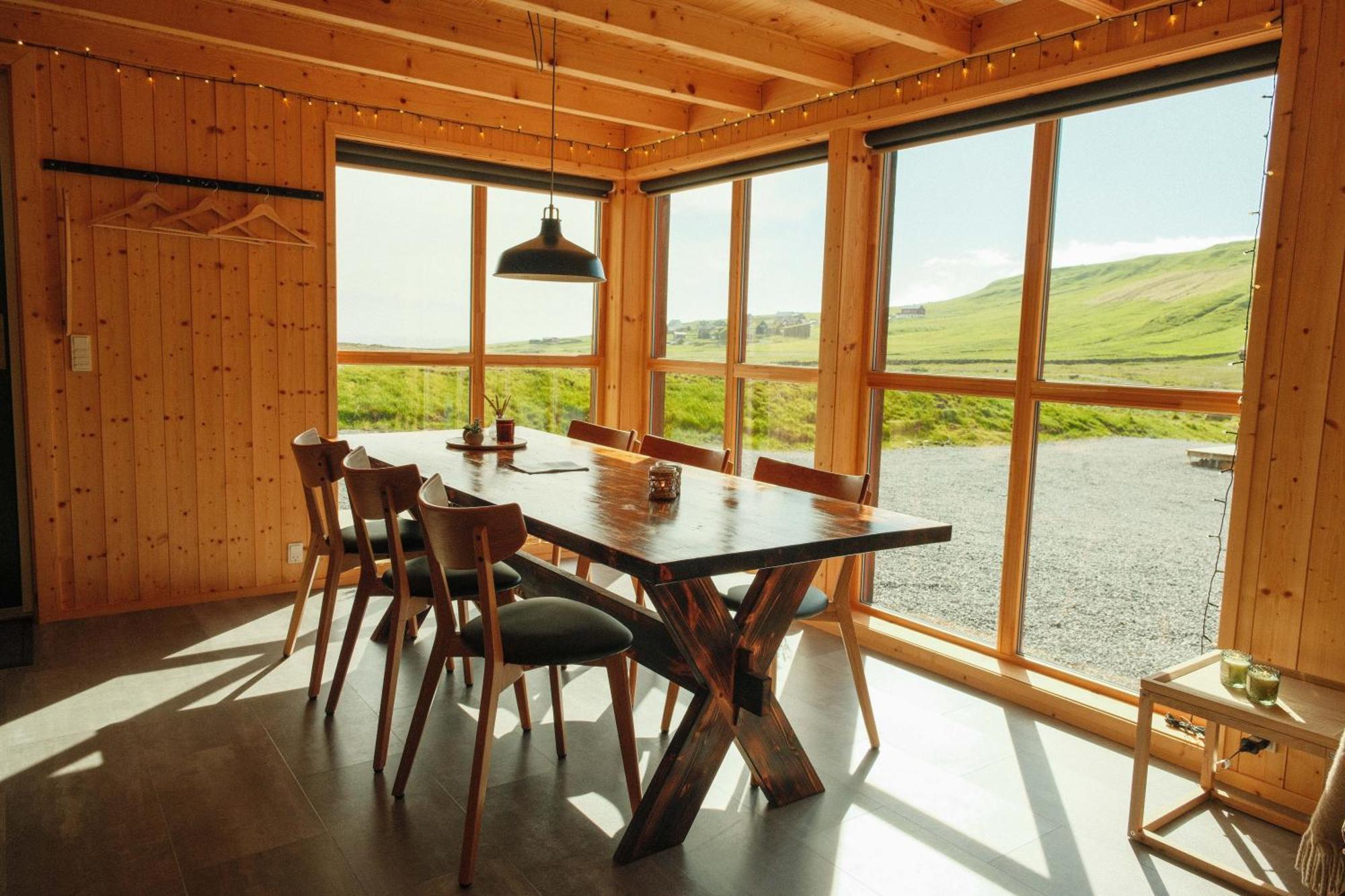 Mulafossur Cottages By Famous Waterfall In Gasadalur Exterior photo